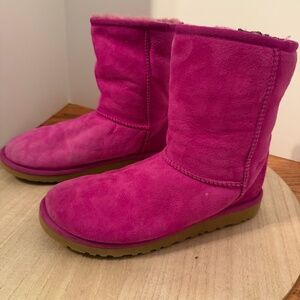 UGG Australia Classic Short Boots Pink Suede Sheepskin Women’s Size 6 / EU 36